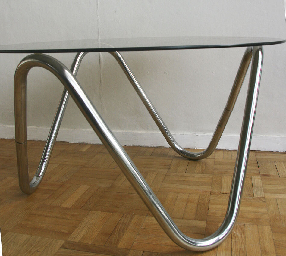 Table basse à pied serpent chromé des années 70