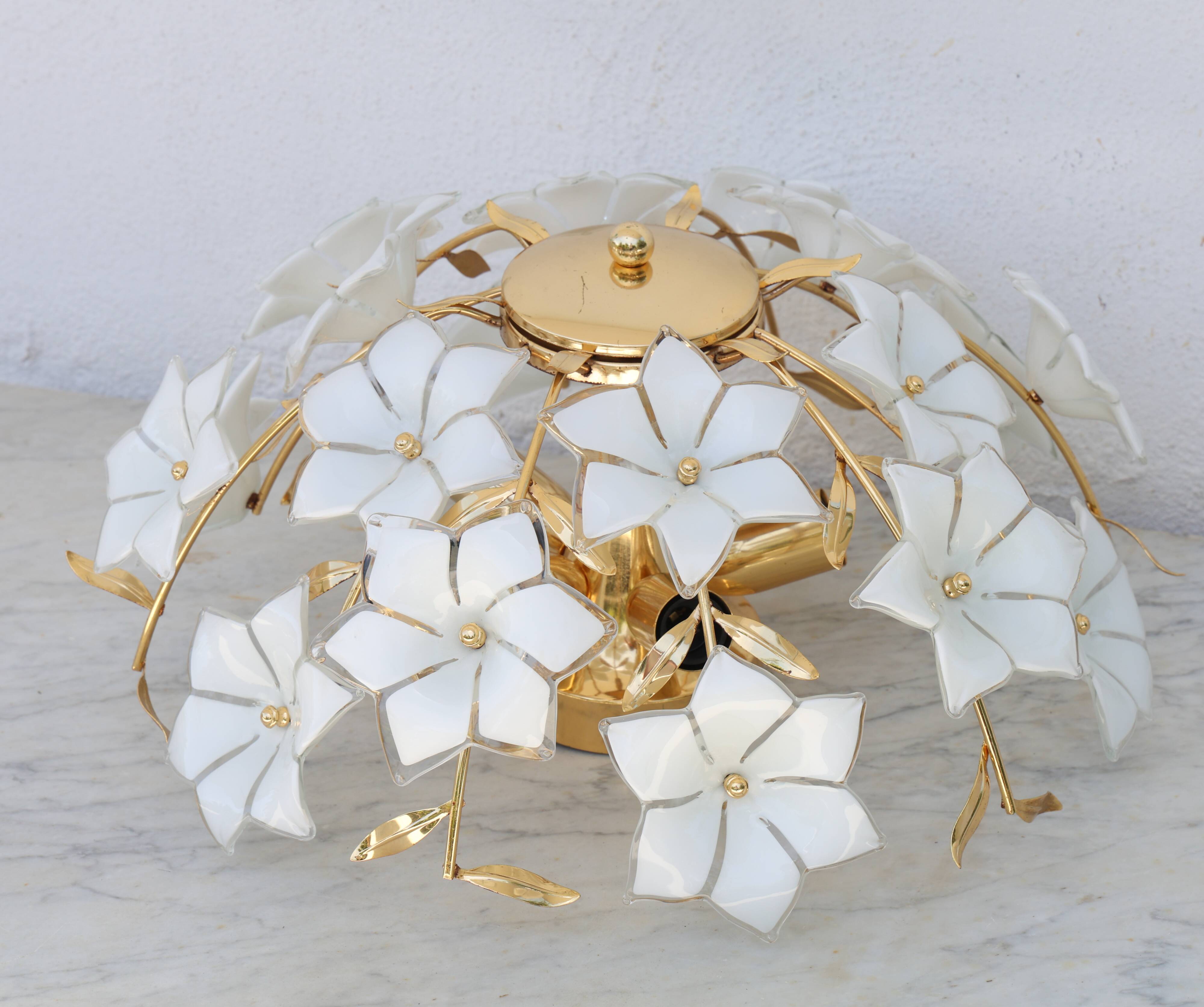 Grace Kelly, Delicious Murano Ceiling Light White Flowers, 1980