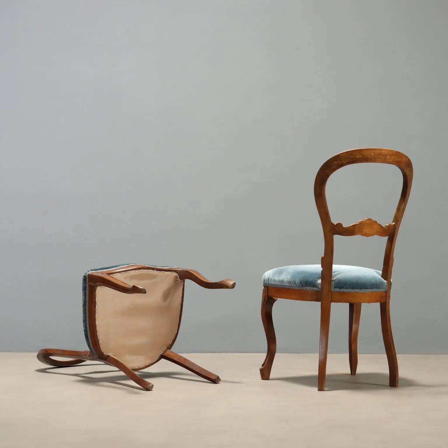 Antique Louis-Philippe chairs in walnut and velvet, Italy, 19th century.