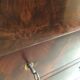 Commode Louis Philippe bois et marbre noir, 4 tiroirs