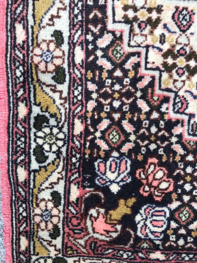 Handmade persian antique carpet from Abadeh 76x107cm