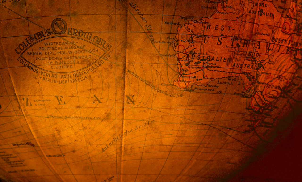 Columbus globe. Edited by Oberrealsch uldirektor Dr. R. Neuse.