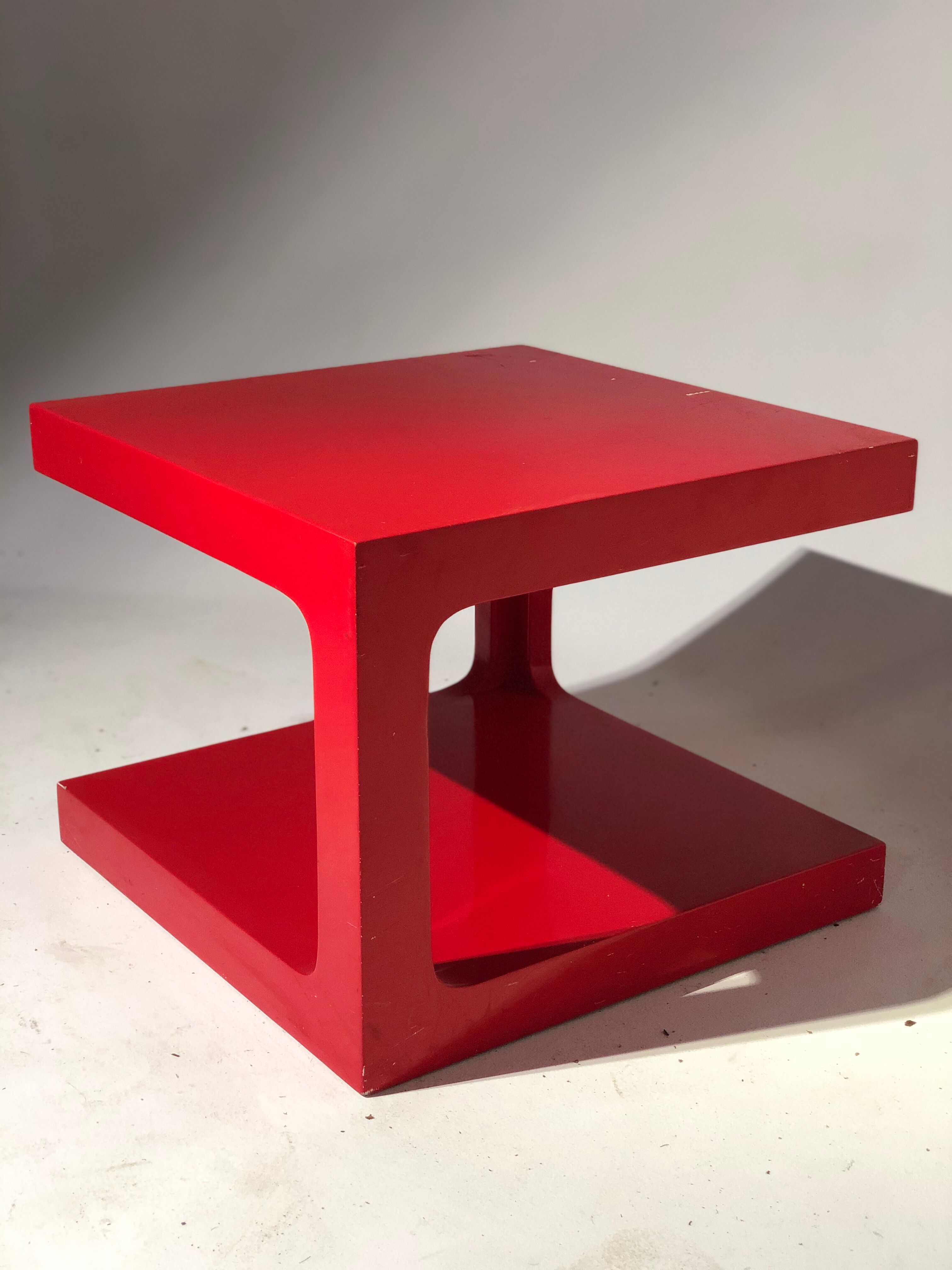 Coffee / side table lacquered red - vintage - 1970