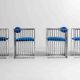 Ensemble de quatre chaises italiennes modernistes chromées avec velours bleu roi, années 1970