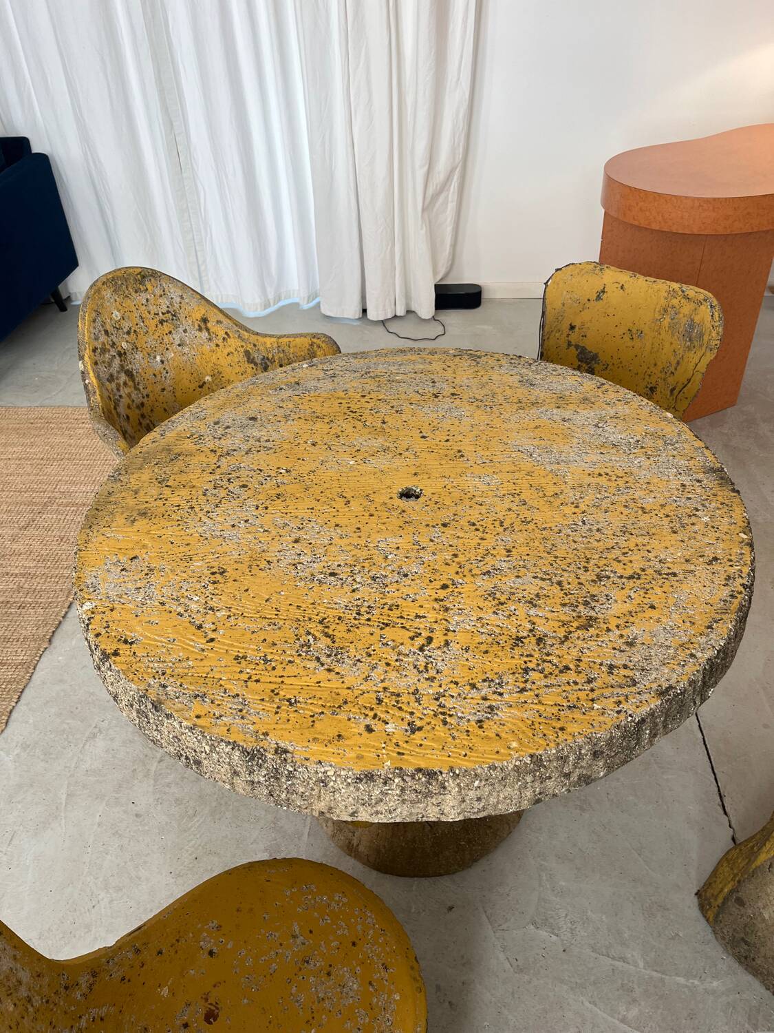 Garden furniture in concrete imitation faux wood