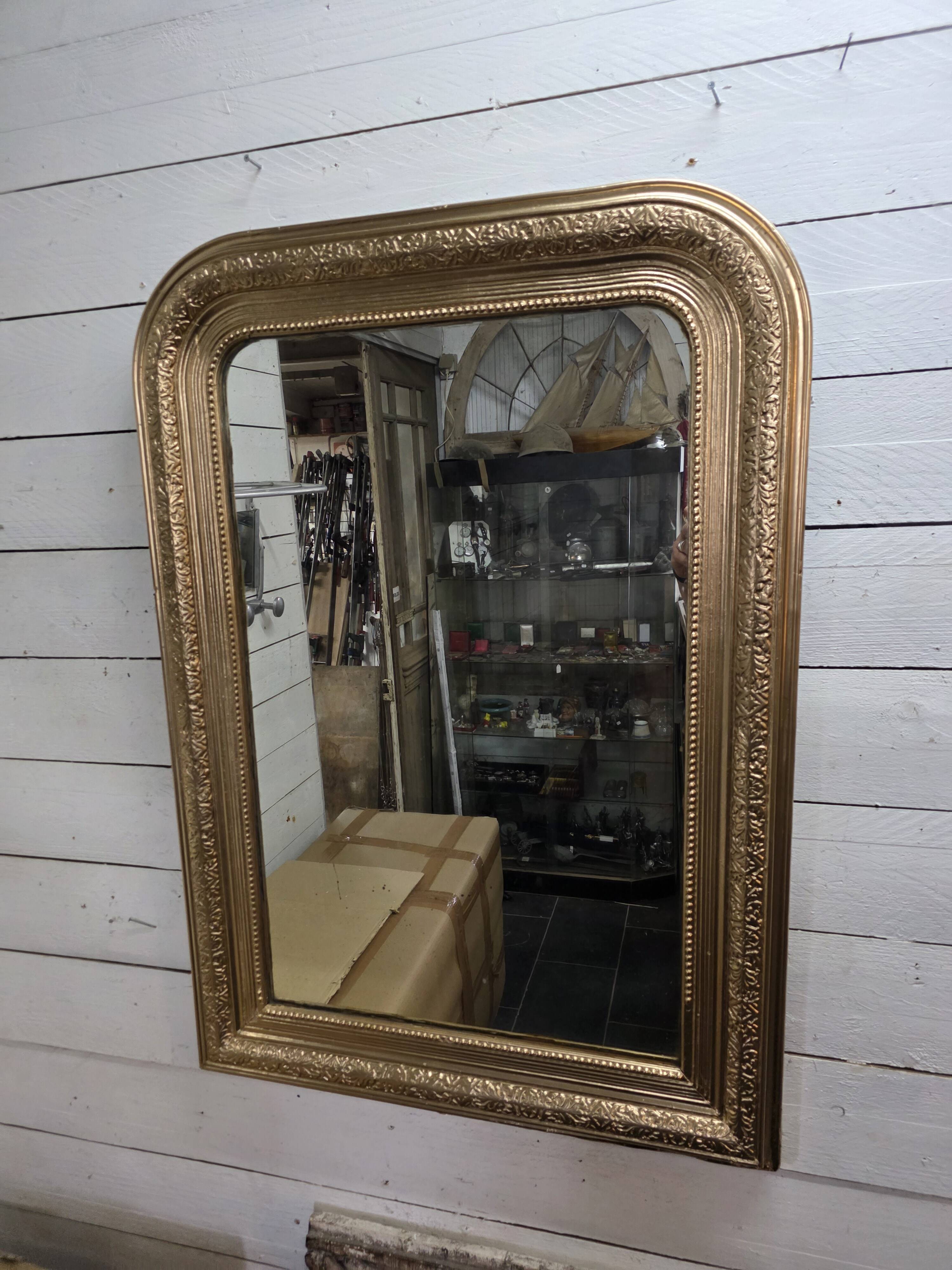 Miroir style Louis Philippe doré