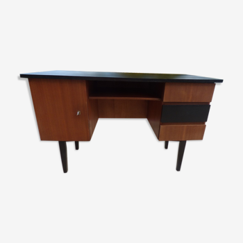 Bureau vintage trois tiroirs et une porte avec étagère