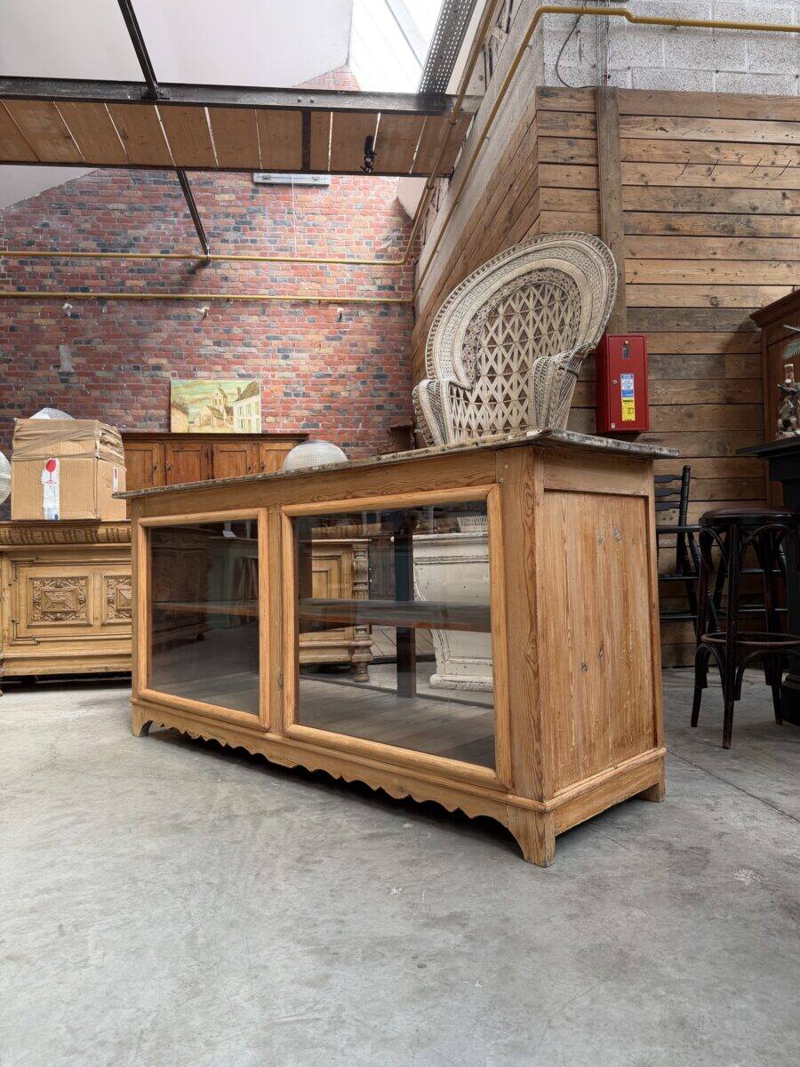 Showcase counter from the early 20th century.