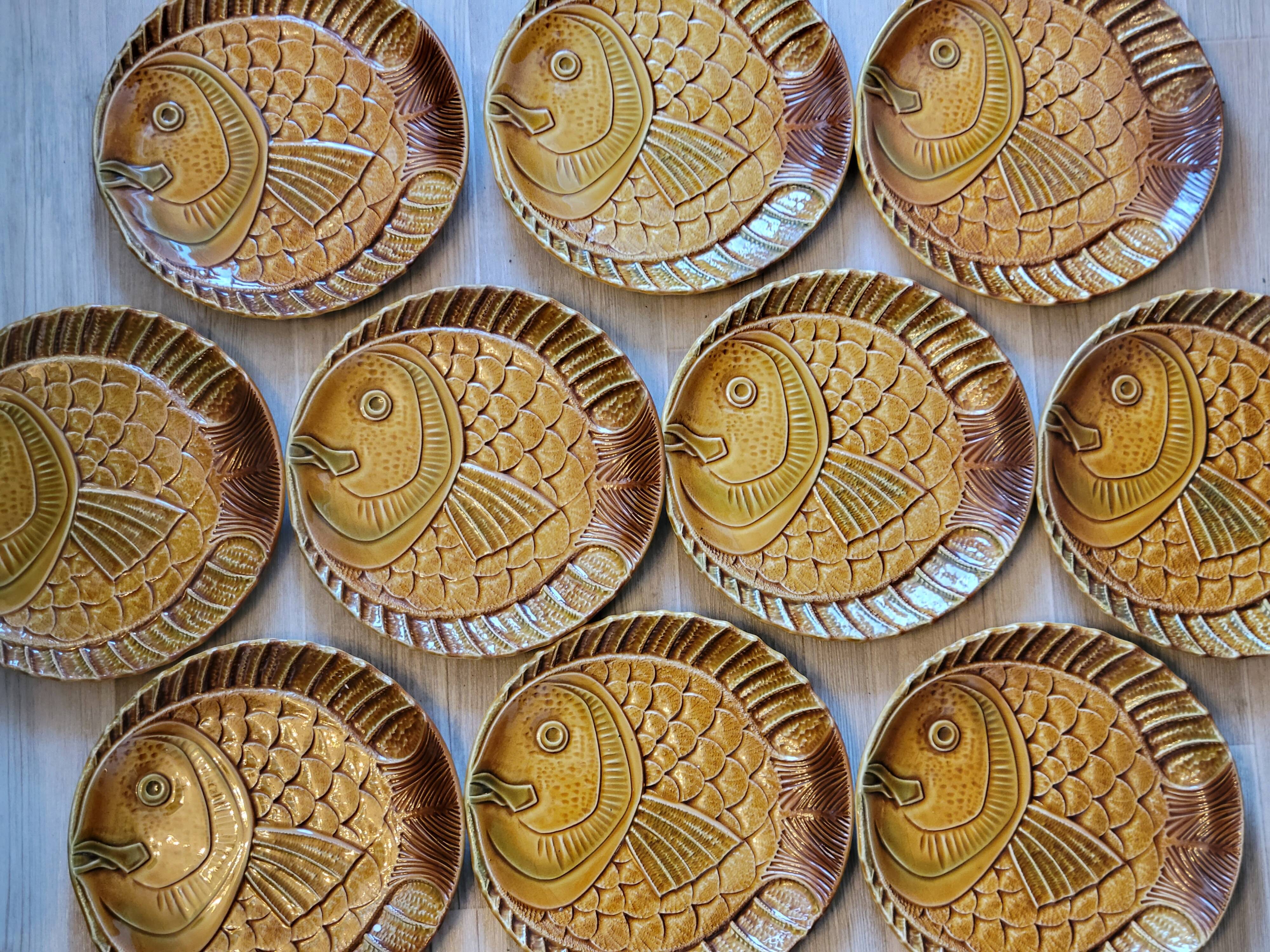 10 flat plates fish décor in vintage Sarreguemines slip
