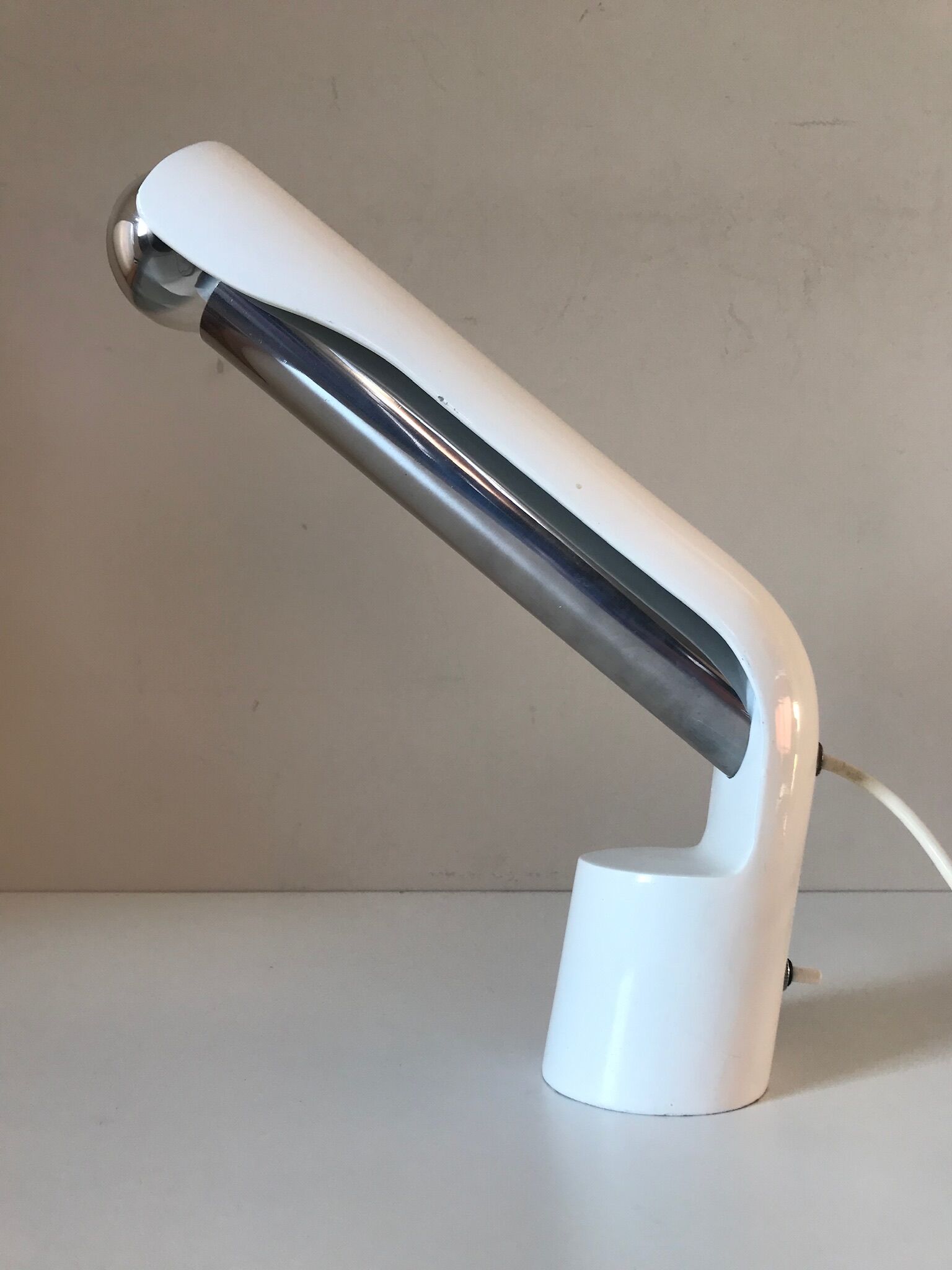 Pugno 2545 Richard Carruthers lamp for Fontana Arte 1971