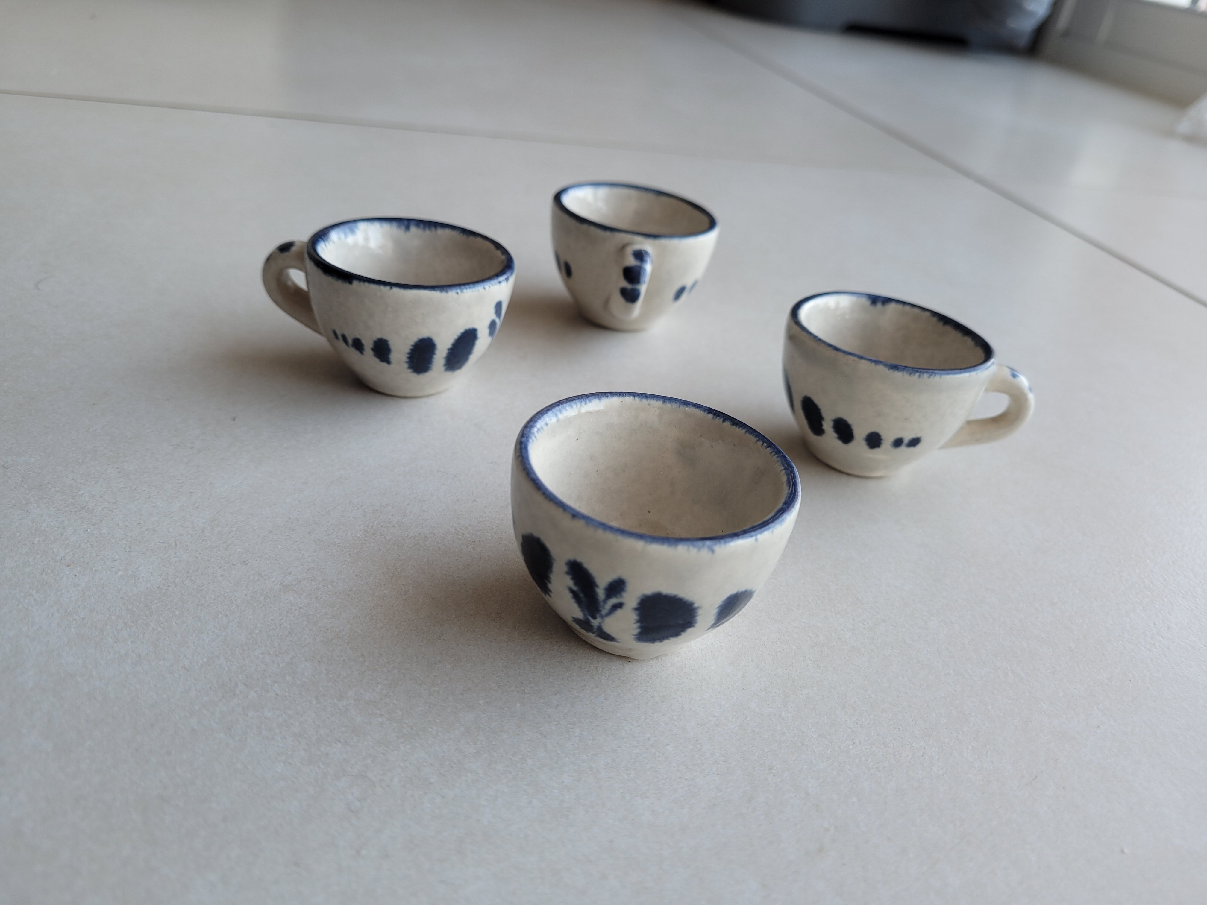 Set of 4 Small ceramic cups