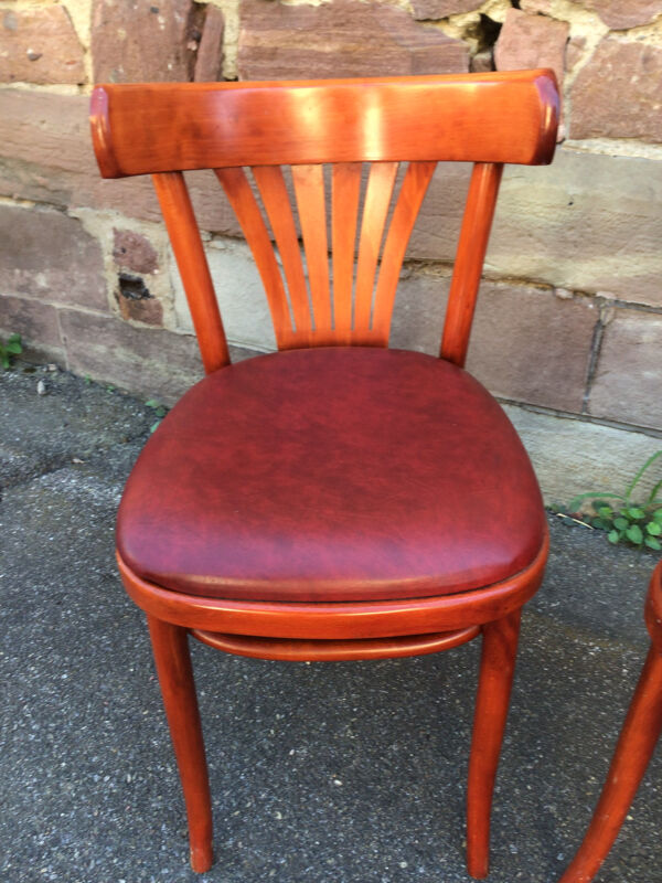 Paire de chaises de restaurant bois courbé simili cuir vintage 1970