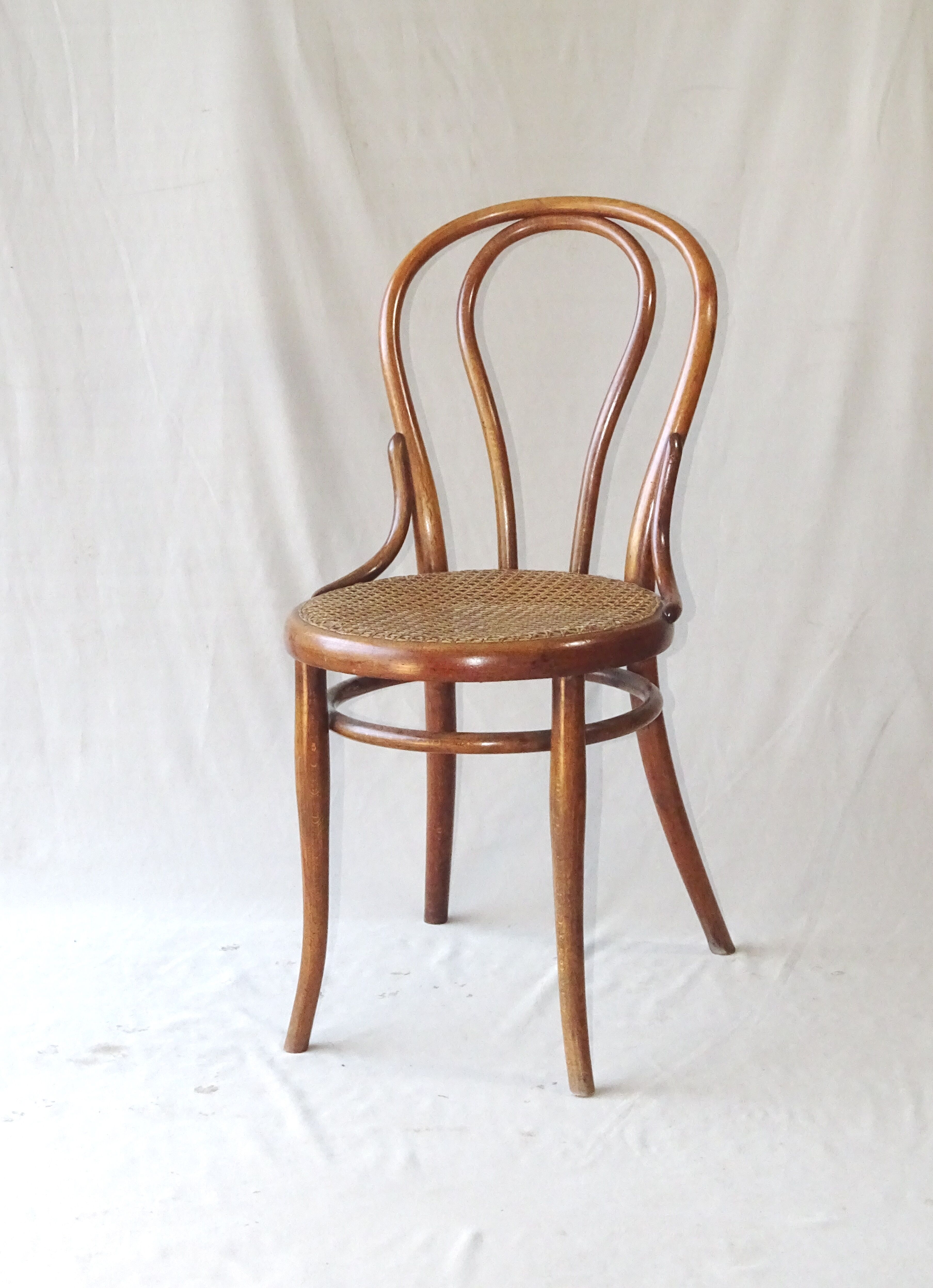 Wooden-curved chair of THONET N°18 around 1885 original condition