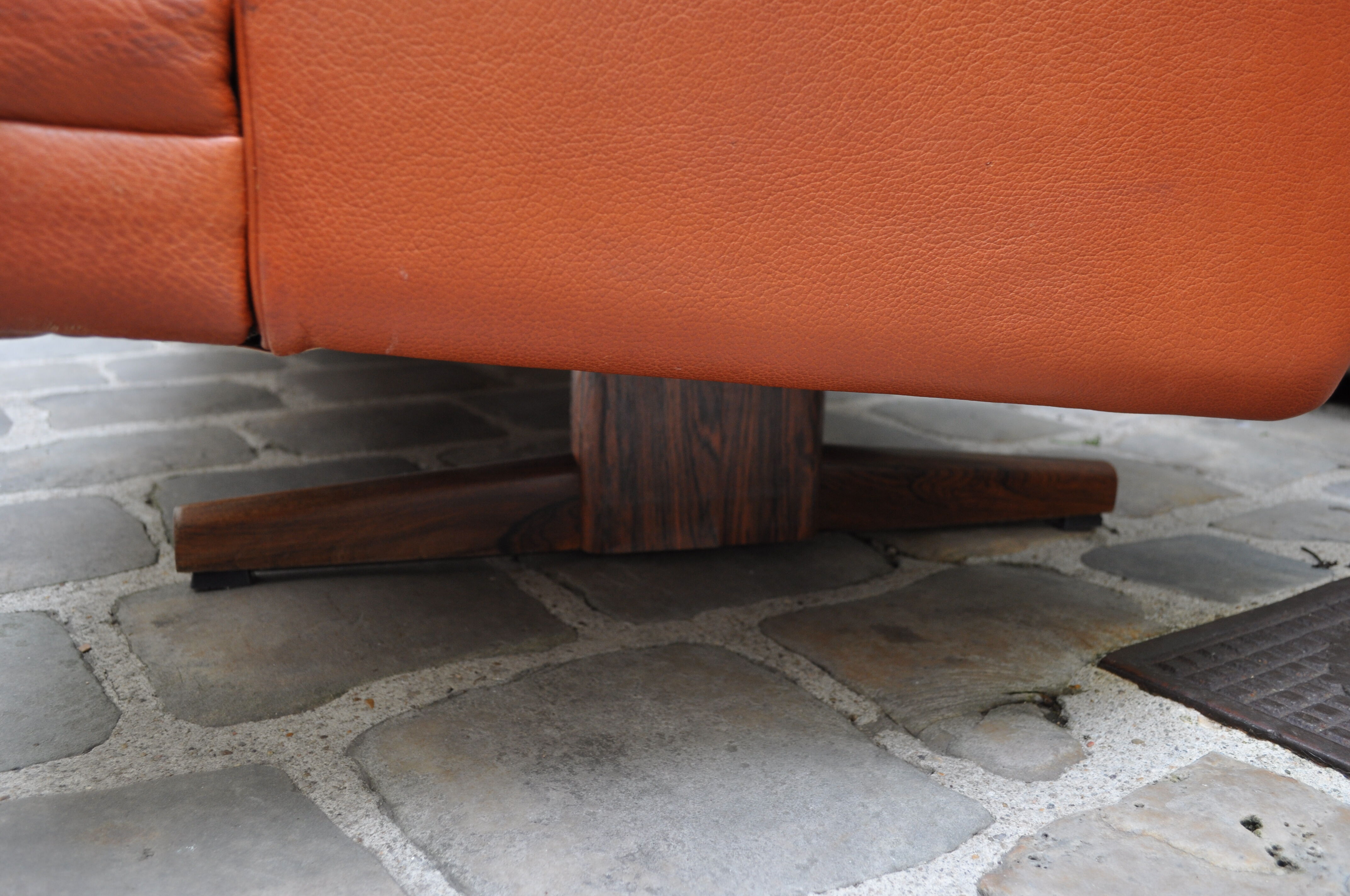 Scandinavian leather and rosewood sofa Fredrik Kayser 1965, 3 places