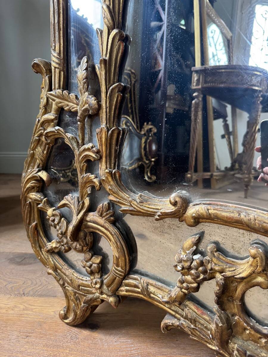 Miroir de style Louis XV en bois doré d’époque Napoléon III