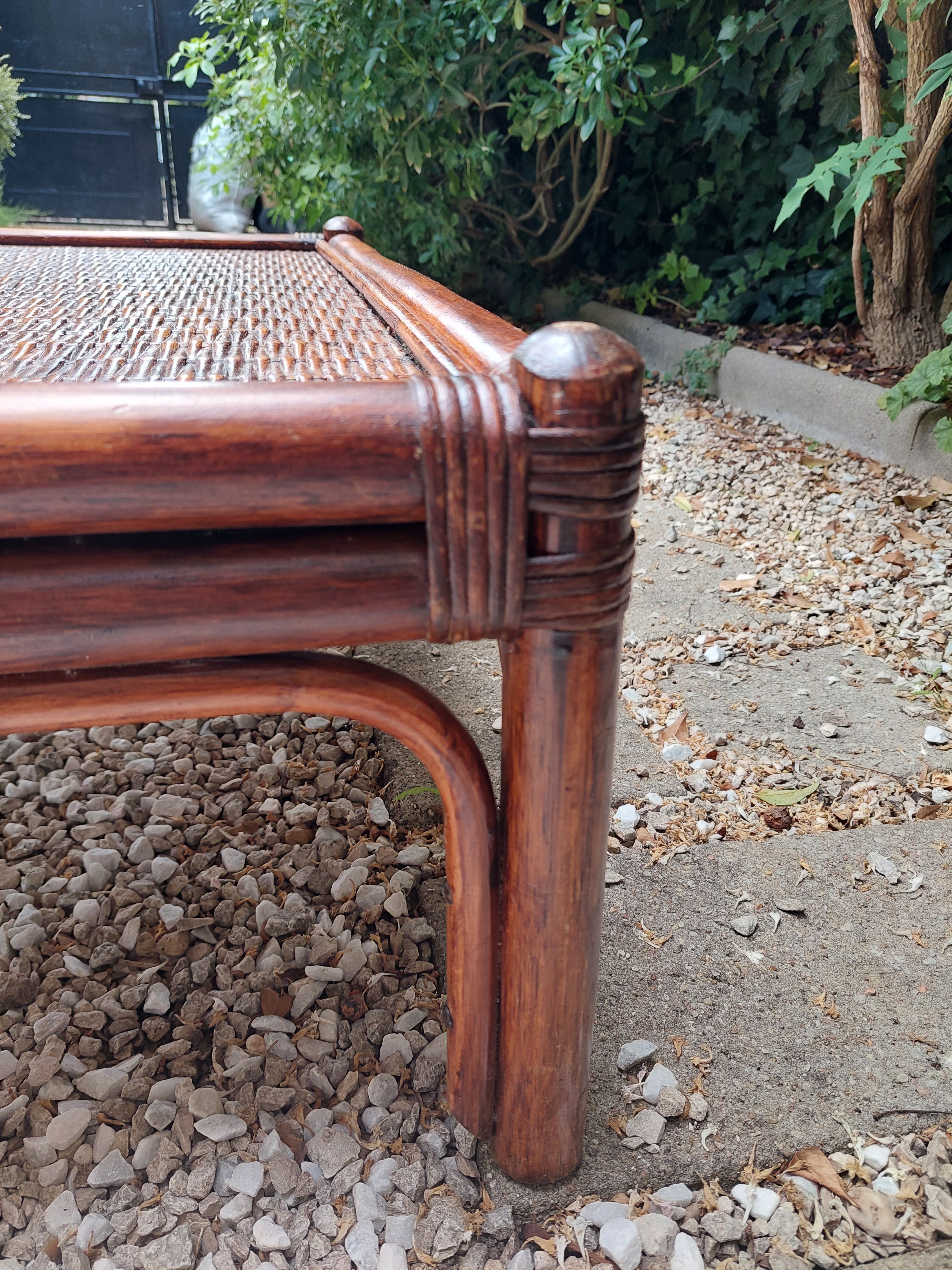 Table basse carré en rotin