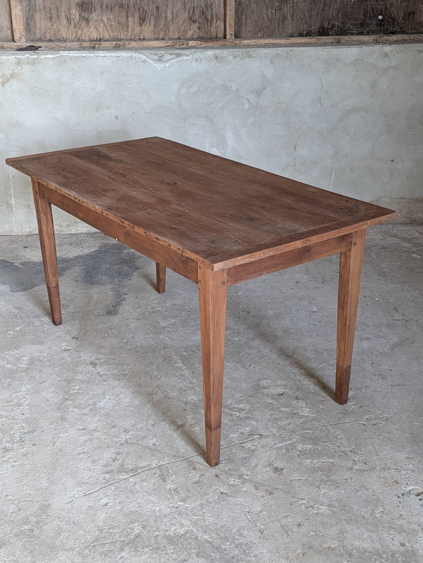 Farm table