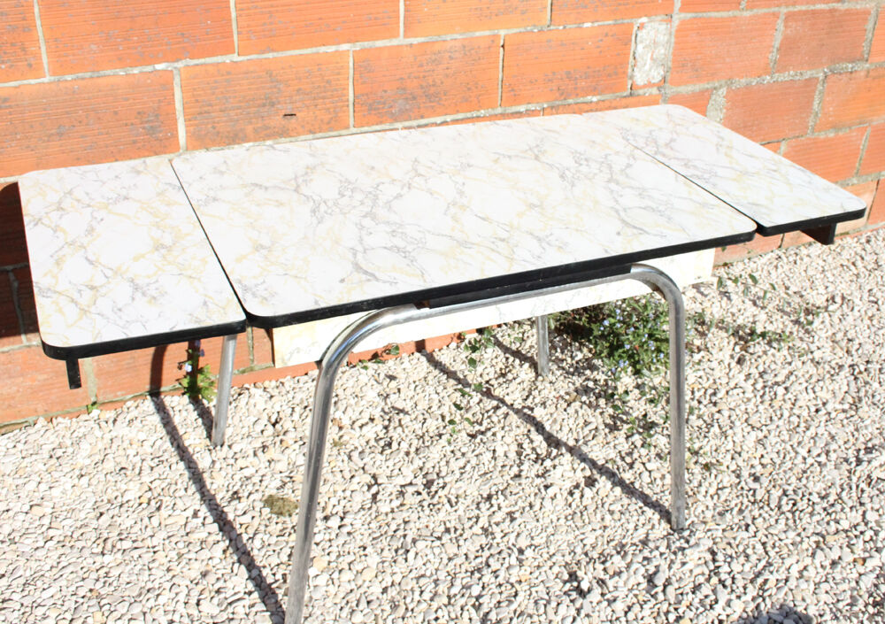 Table formica marble
