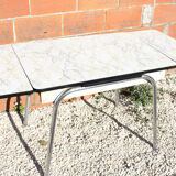 Table formica marble