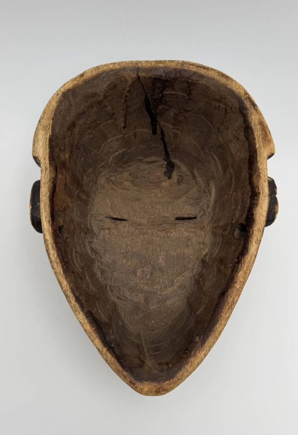 Masque Fang du Gabon – Art africain tribal ancestral, kaolin blanc rituel