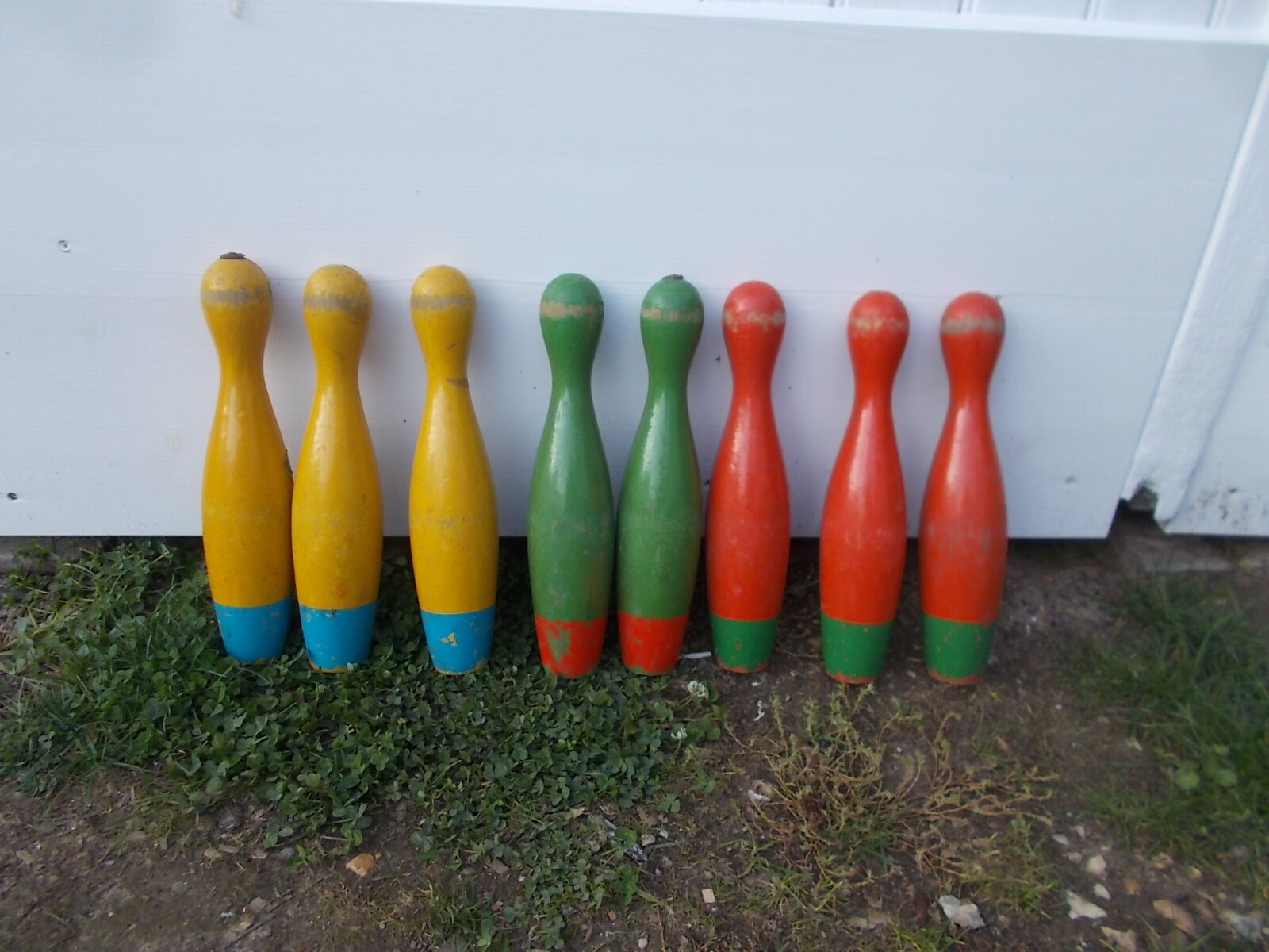 Old bowling game