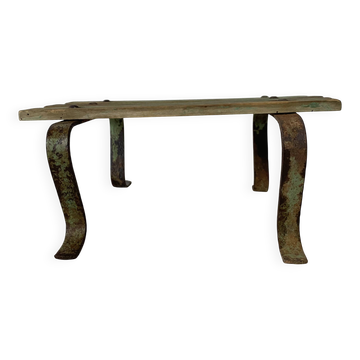 Tabouret bas  à lattes de bois et métal