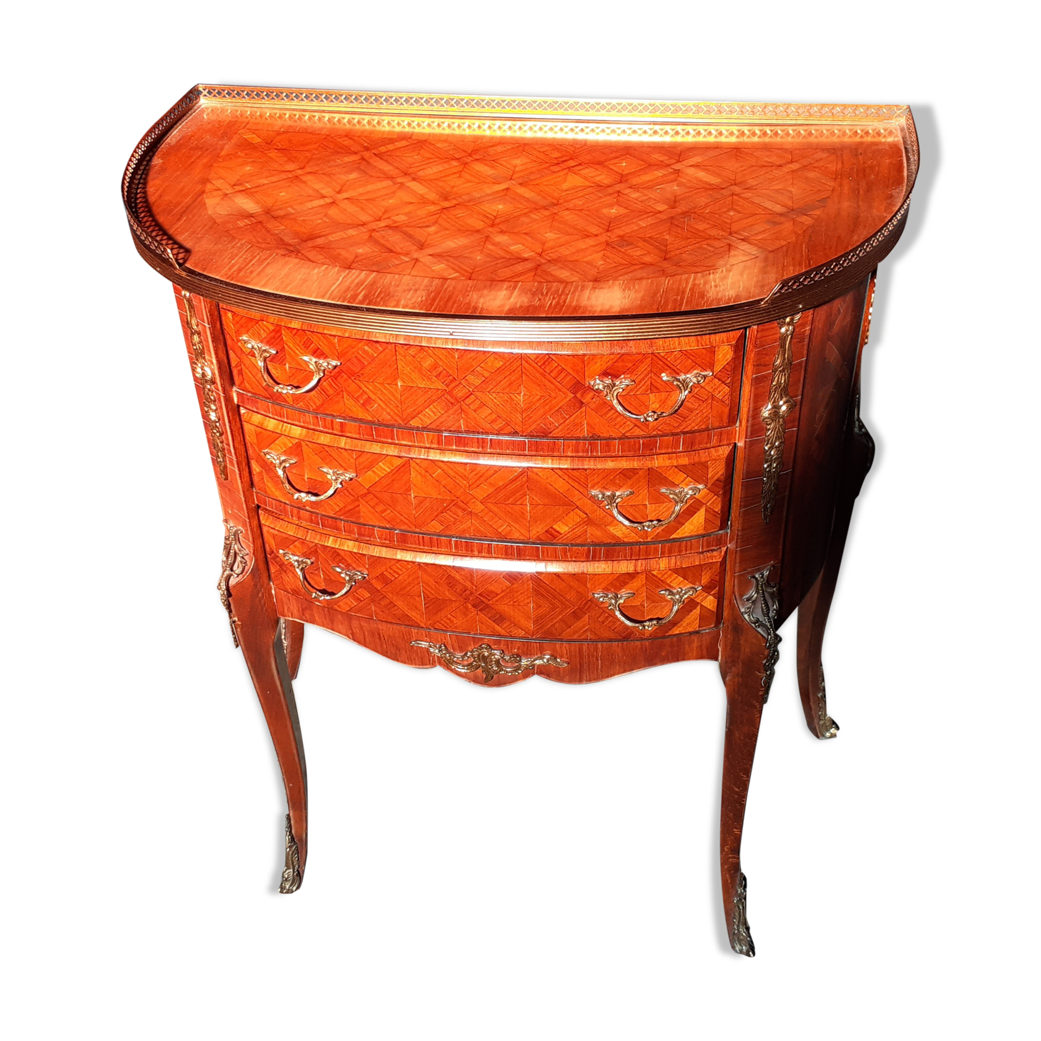 Chest of drawers half moon