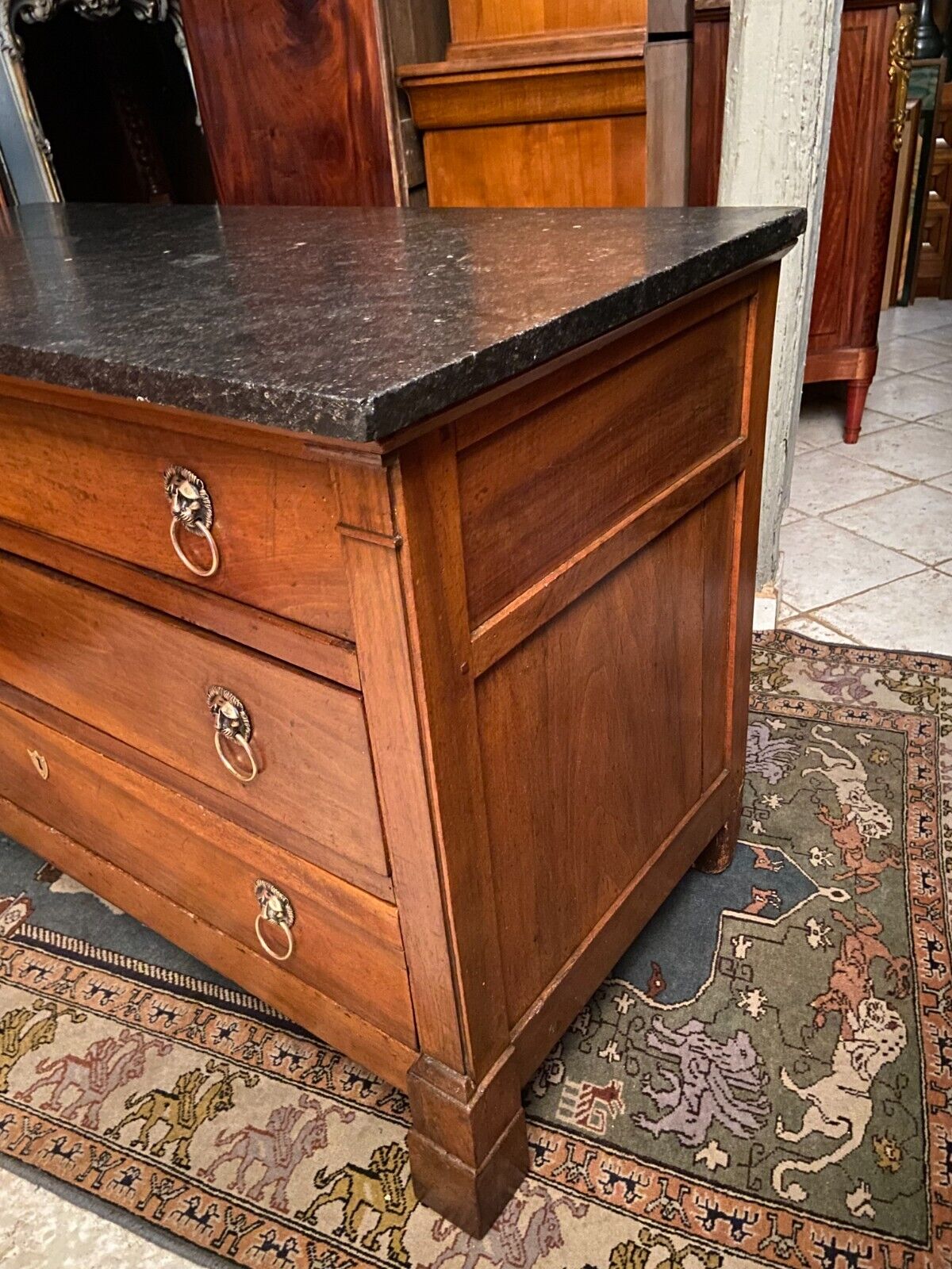 Commode colonnes plates merisier blond plateau marbre époque Restauration