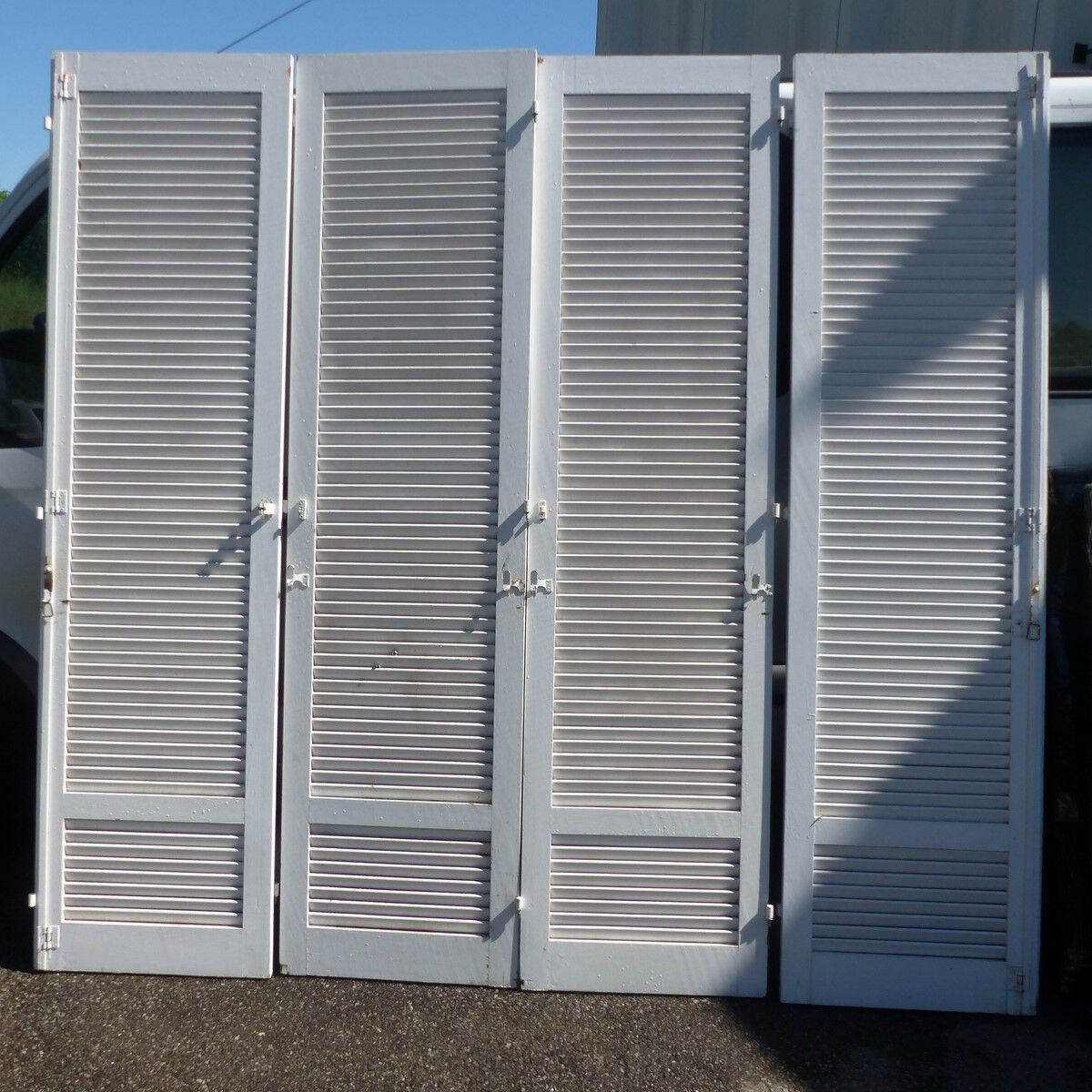 Suite of 4 wooden shutters