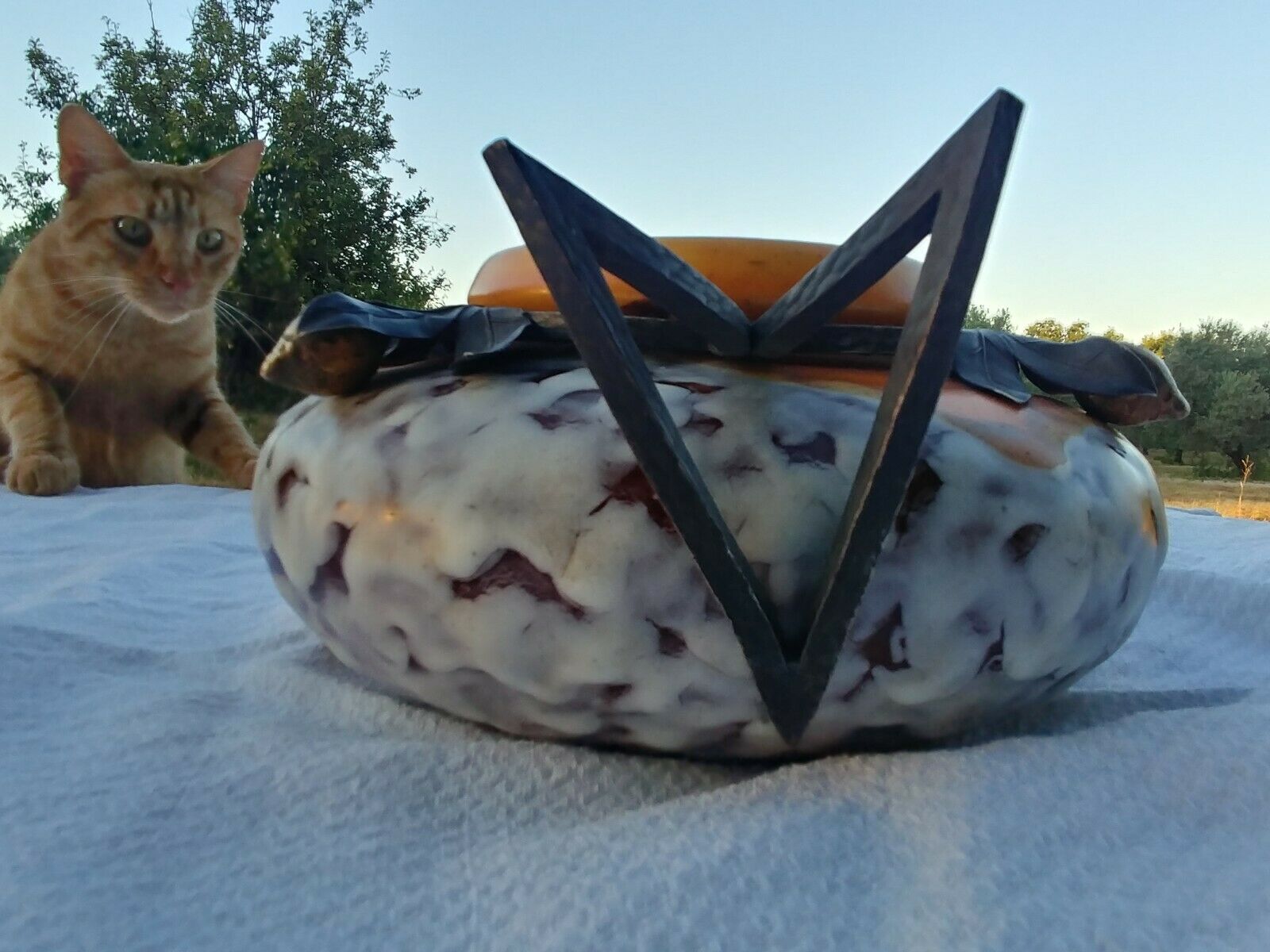 Art Deco ceramic vase wrought iron frame with lemon tree decoration L Date