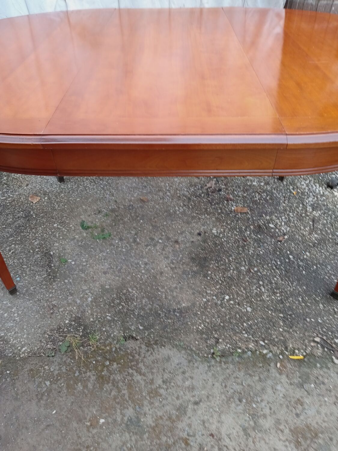LXI style extendable table