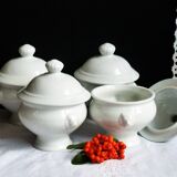 White onion soup bowls with lids, French soup bowls.