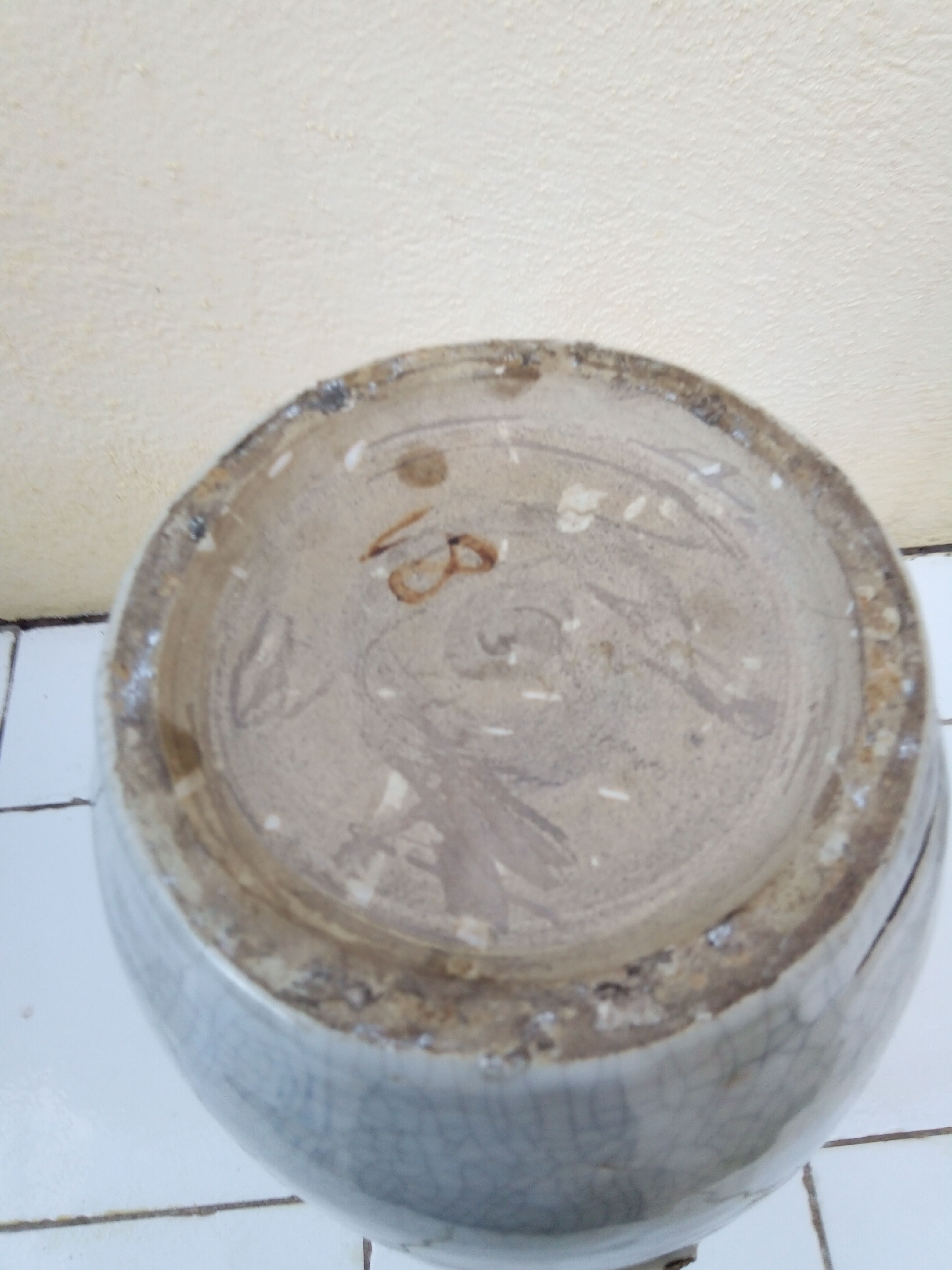 Ancient and large Asian vase, glazed ceramics.