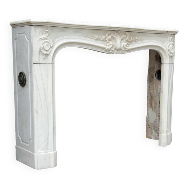 Cheminée de style Louis XV en marbre blanc de Thassos vers 1880