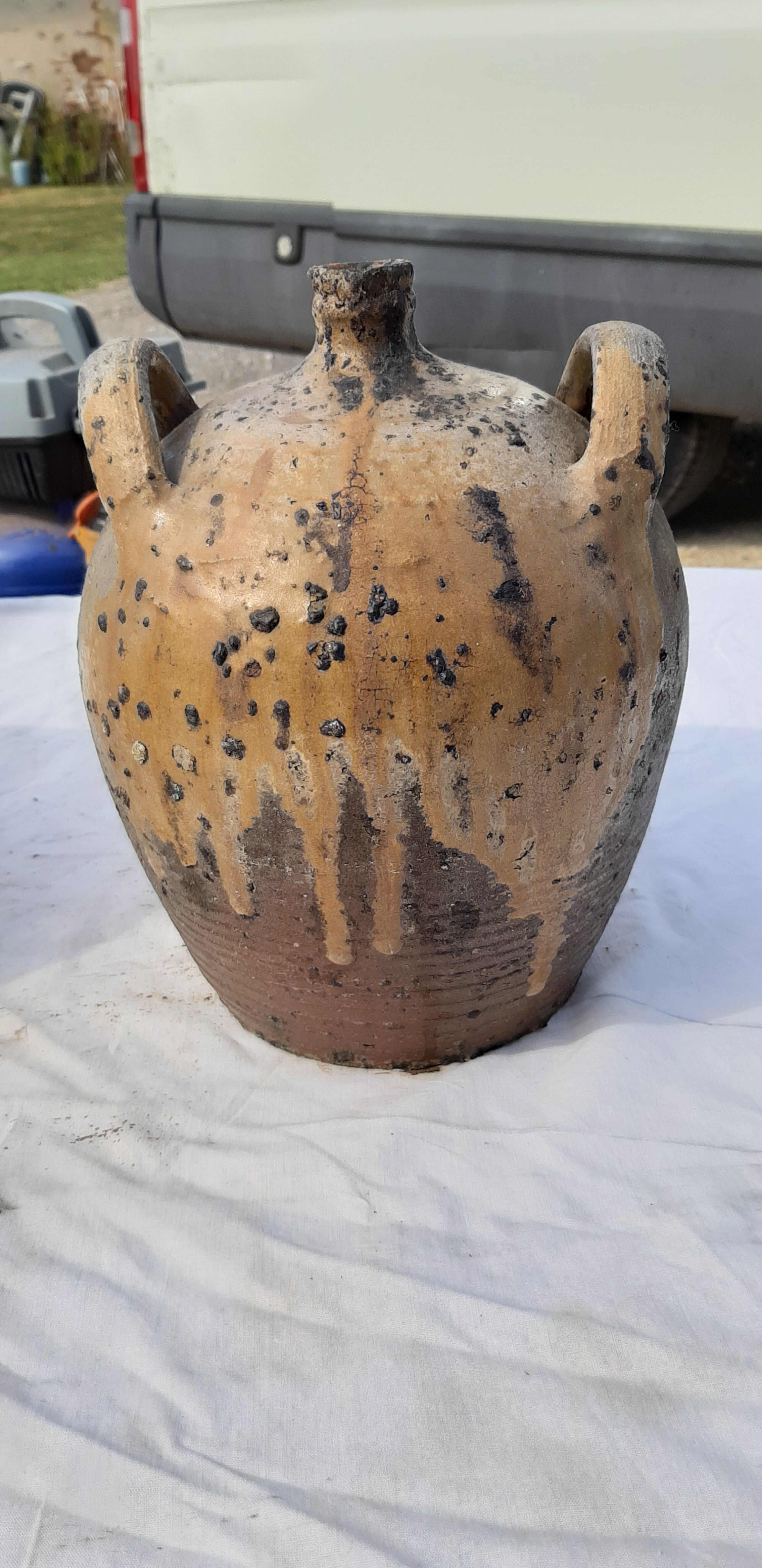 2 potiches in sandstone 19th