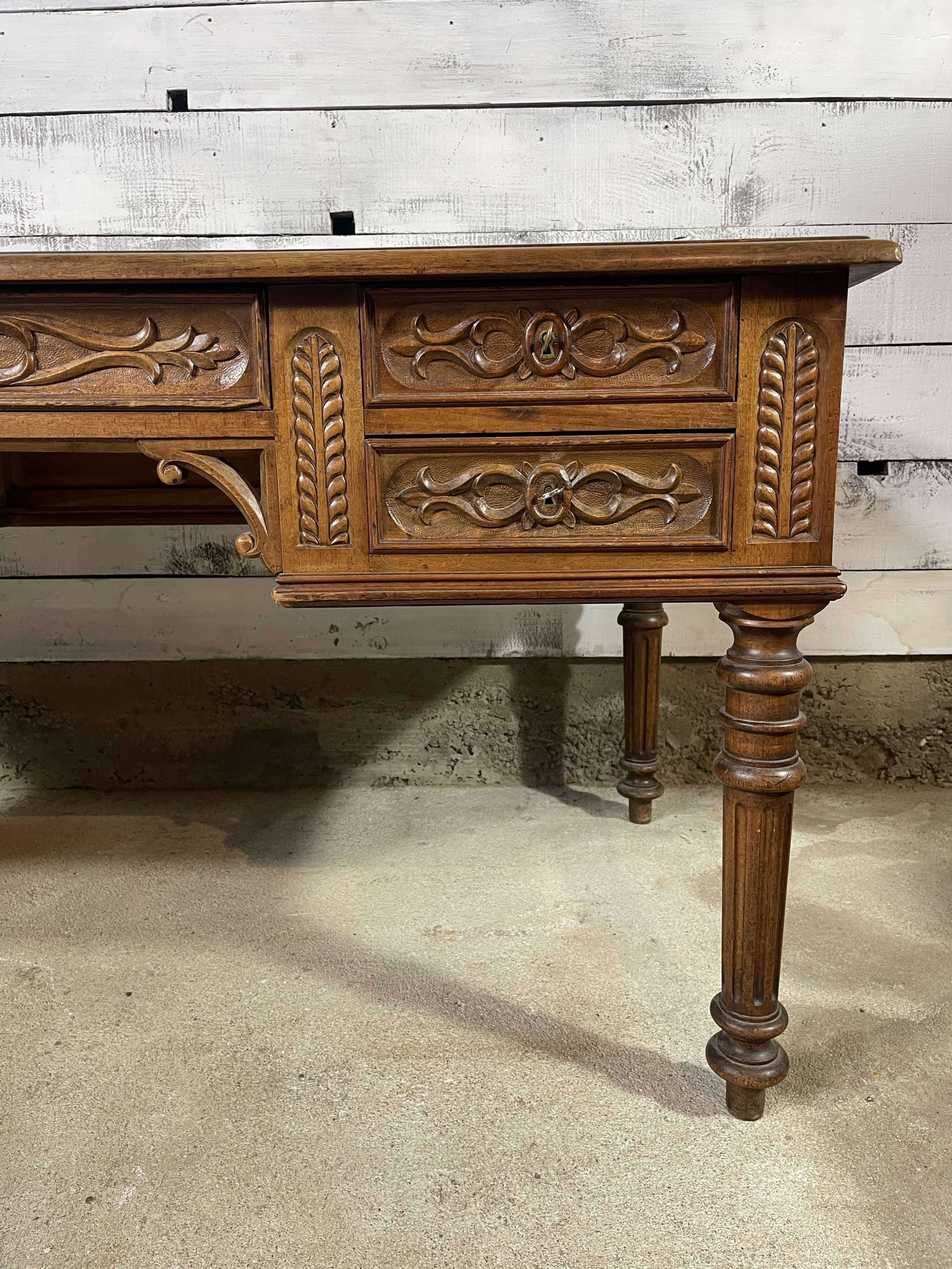 Double-sided notary desk