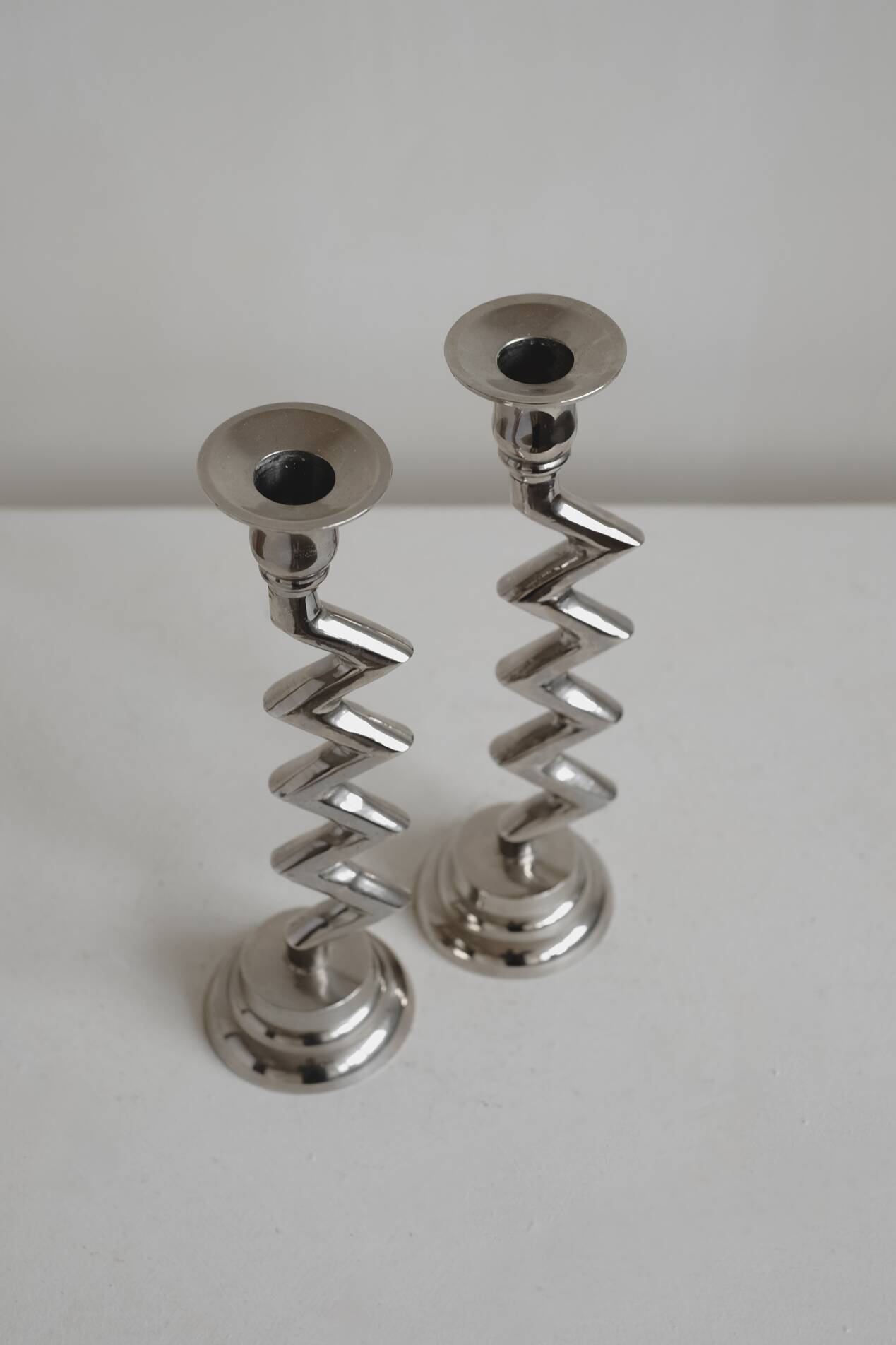 Ensemble de bougeoirs en zigzag