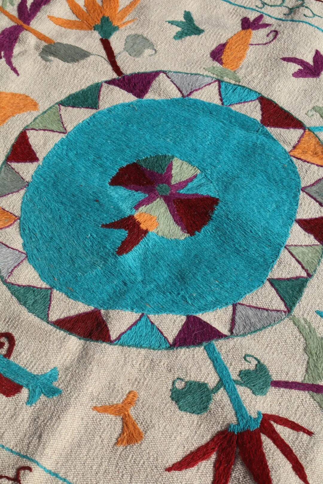 White blue multicoloured kilim suzani rug – 240x170 cm