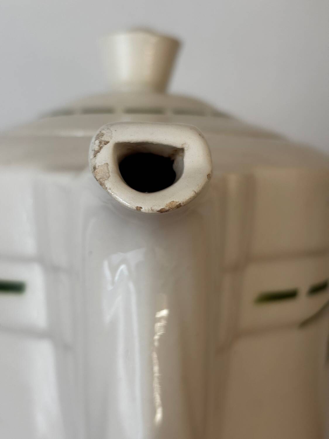 Old teapot Niderviller Moselle Blois model