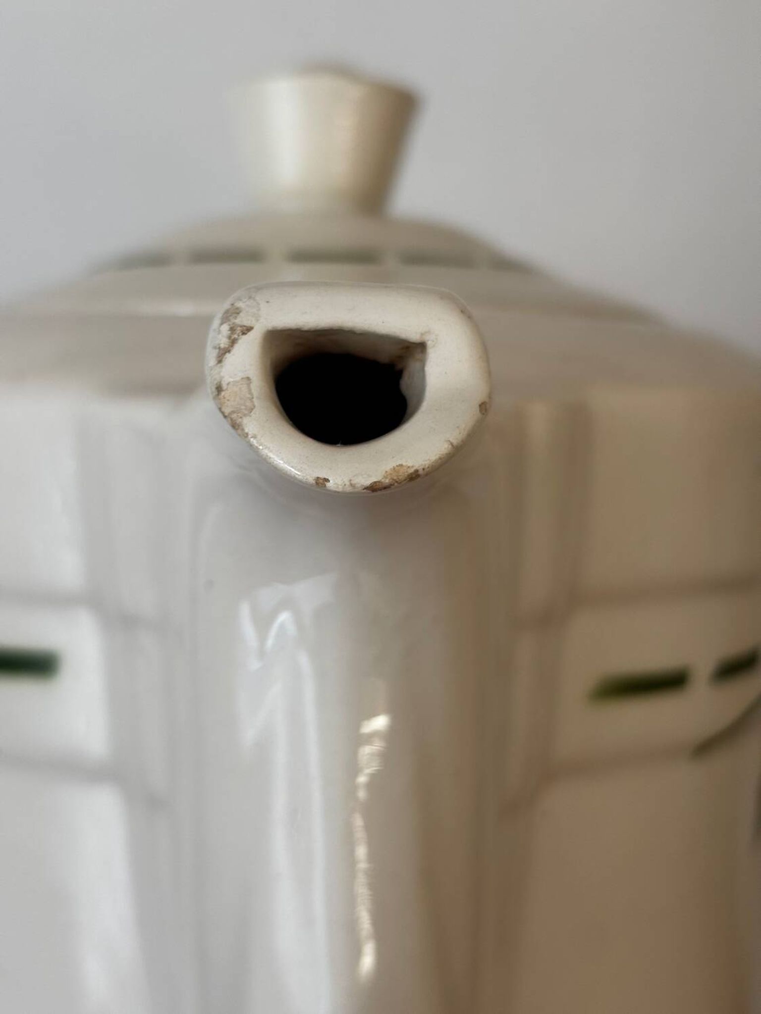 Old teapot Niderviller Moselle Blois model