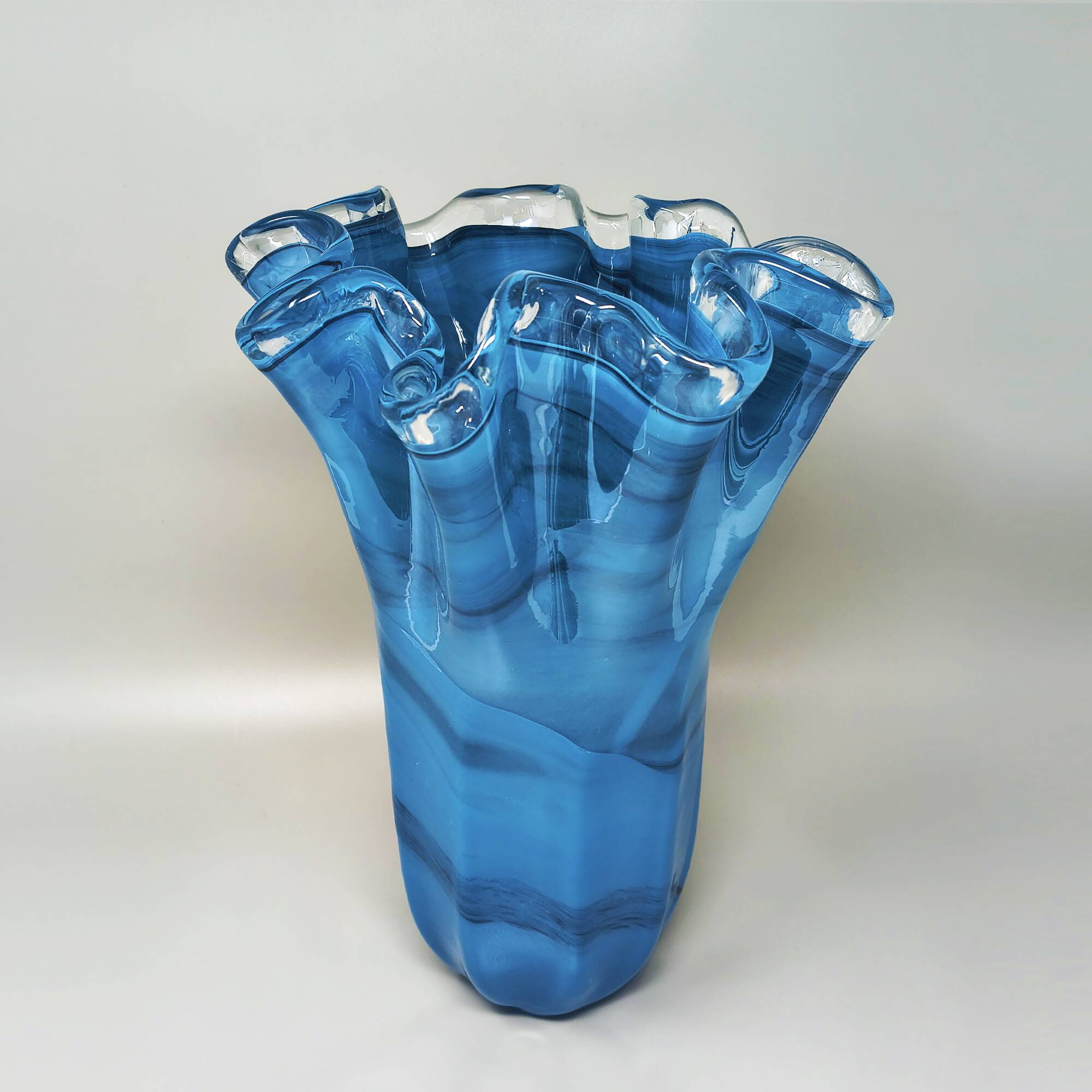 1970s Exquisite "Fazzoletto" Murano Glass Vase by Dogi. Made in Italy
