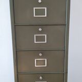 Armoire métallique à clapet