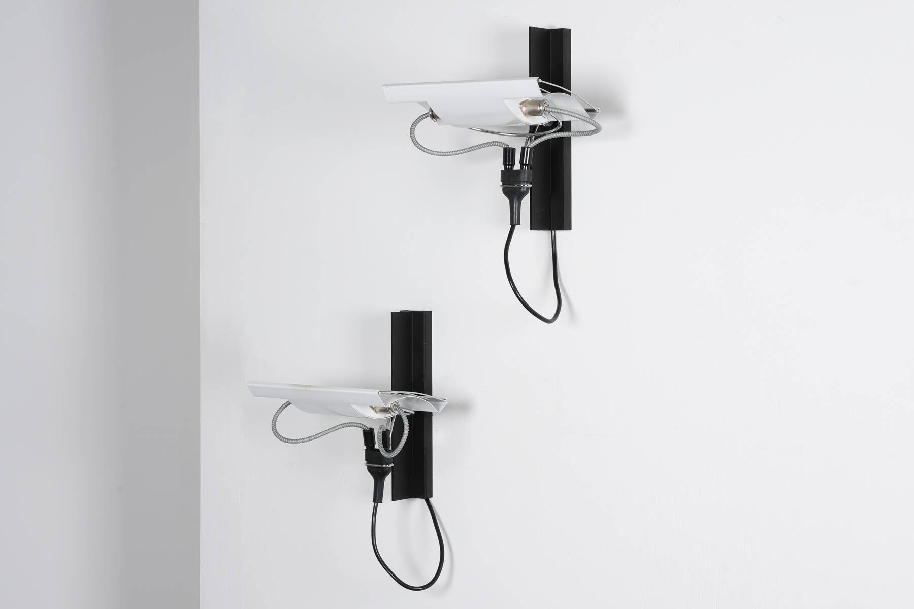 Gino_Sarfatti pair of wall lights mod. 269 Arteluce edition circa 1980
