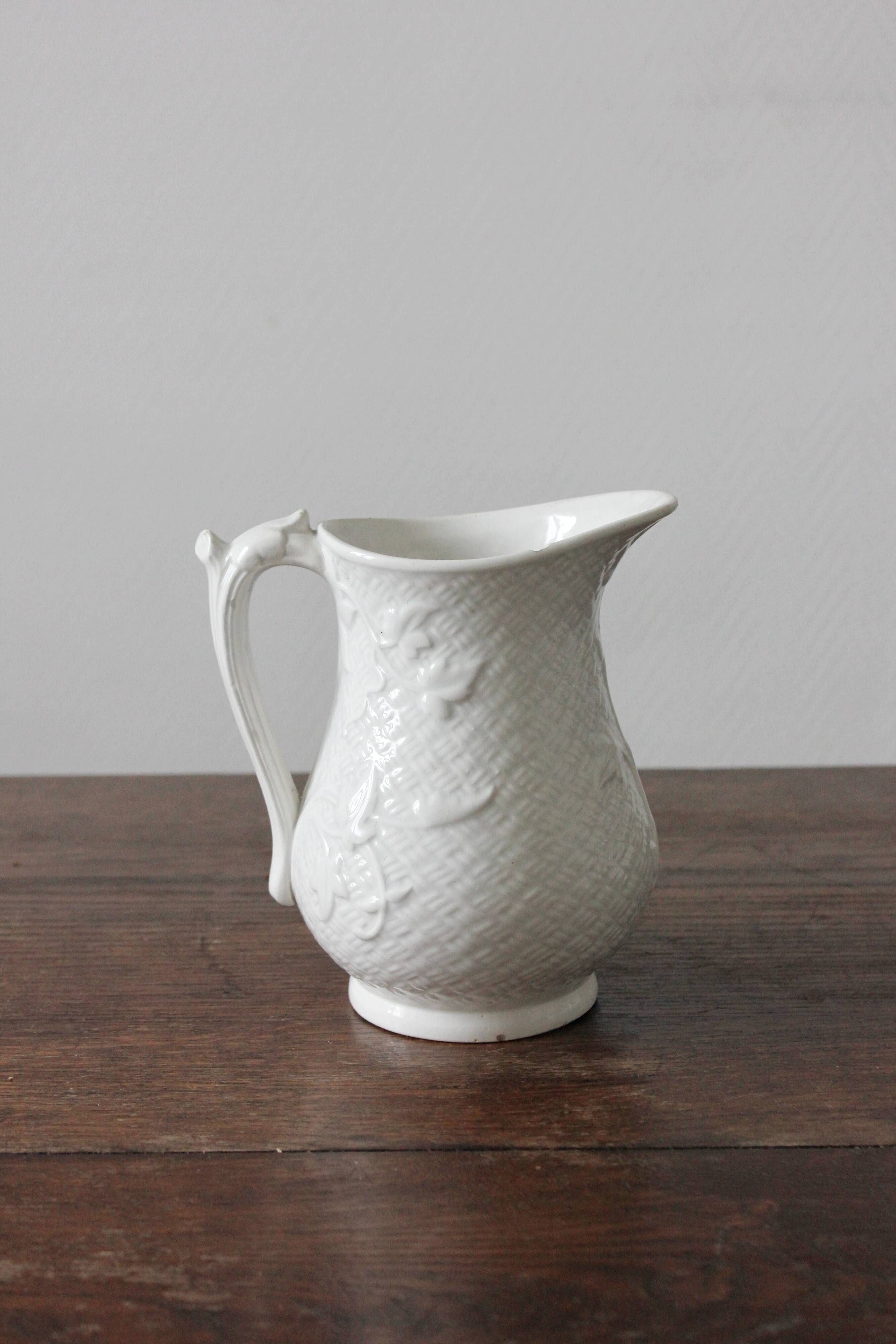 Earthenware pitcher in Digoin Sarreguemines slipware, 19th century