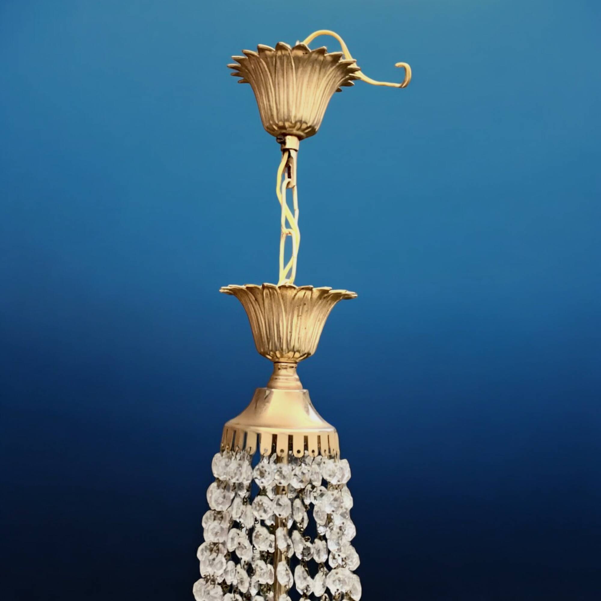 Hot air balloon pendant with glass tassels and gold frame