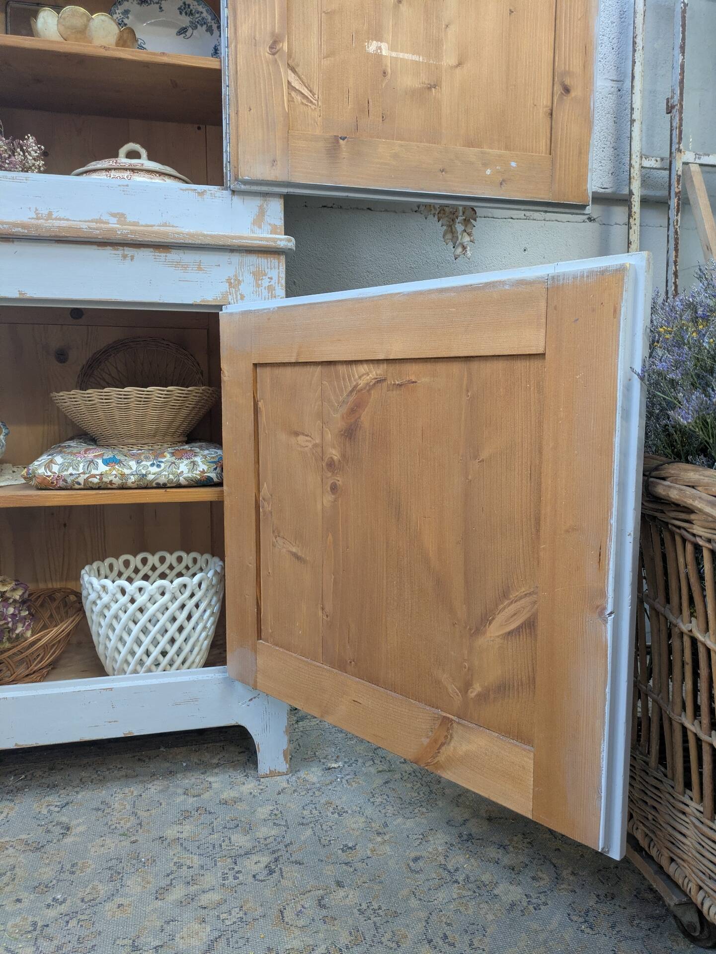 Buffet with two patinated bodies