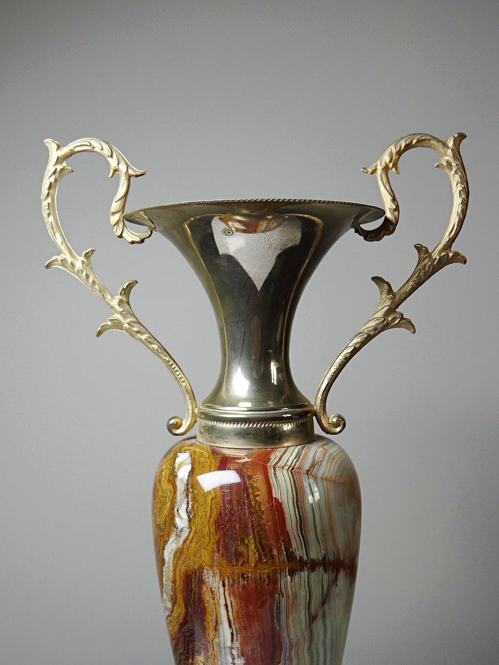 Large decorative onyx and gold metal cassolette, Italy 1960s-70s.
