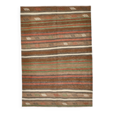 Tapis Kilim Vintage – Rayures Naturelles aux Tons Terreux, 136x195 Cm
