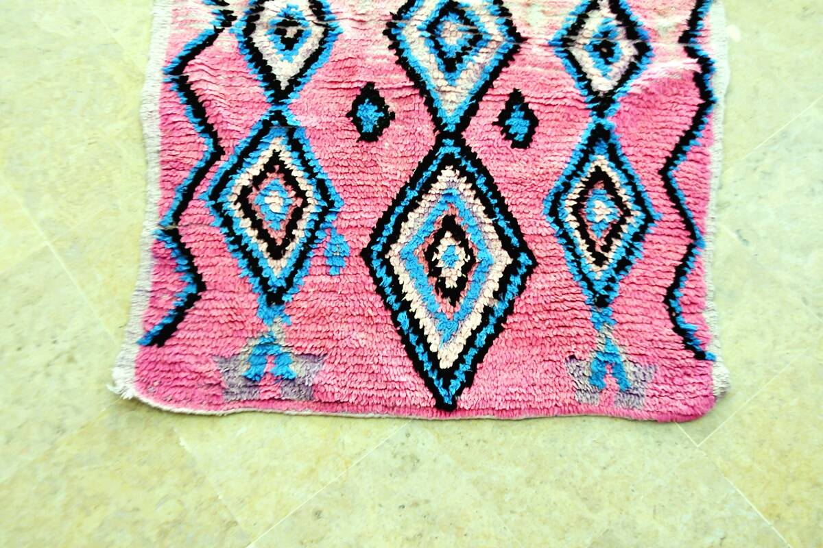 Boujaad vintage Moroccan Berber rug 212 x 105 cm