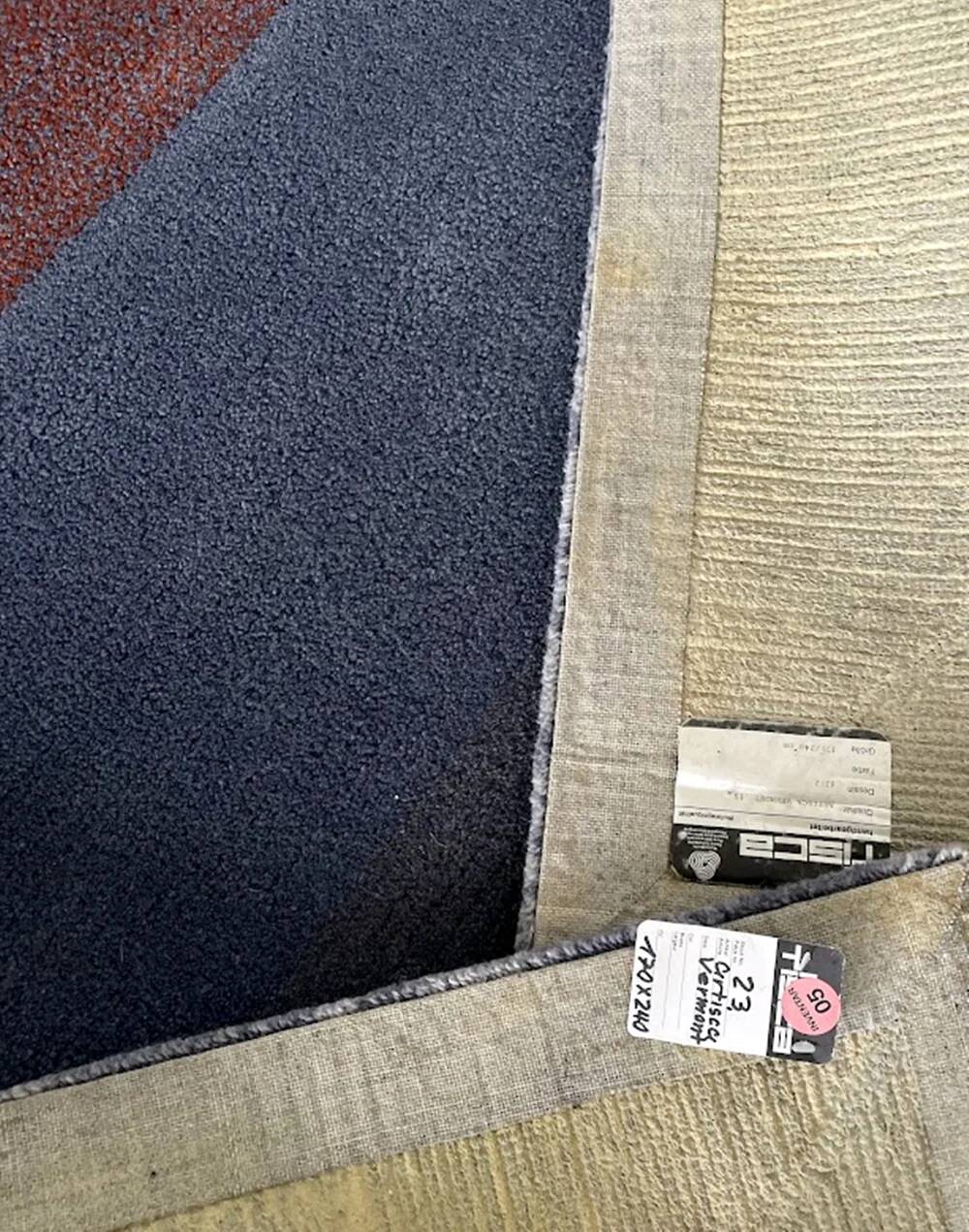 Artisca Vermont rug handmade tufted 1980-1990 France